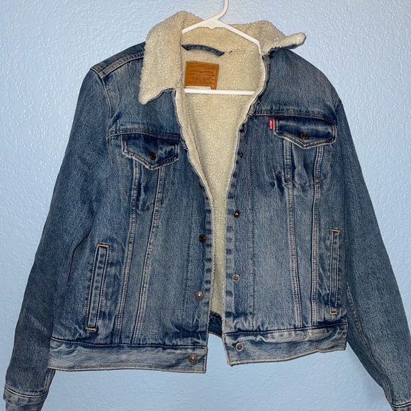 Levi’s Original Sherpa Trucker Jacket. Size XL